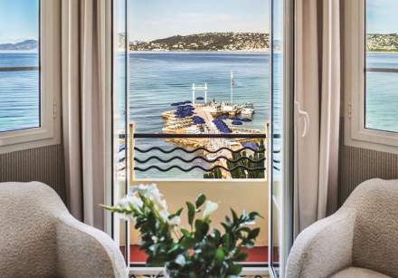 Chambre vue mer Antibes · Hôtel Belles Rives 5 étoiles